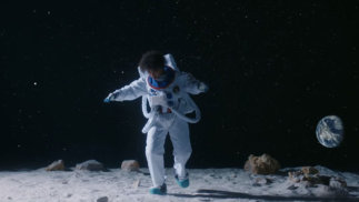 Romain Habousha Bijoute Production Gambi marche sur la lune